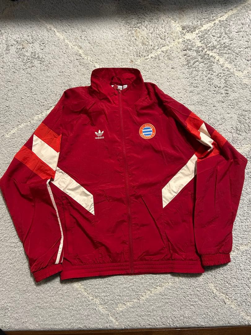 adidas ナイロンジャケット　バイエルン トラックジャケット　赤　L