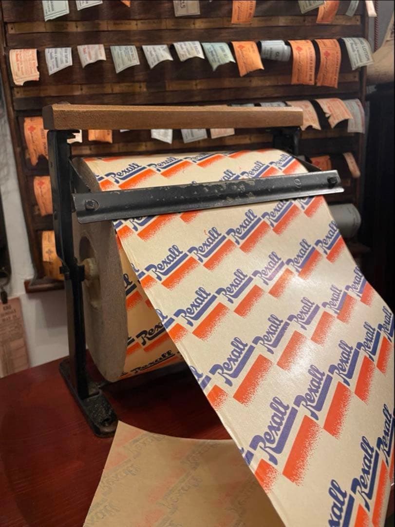 海外　ファーマシー　ラッピングペーパー　包み紙 約1m50 専用✖️2