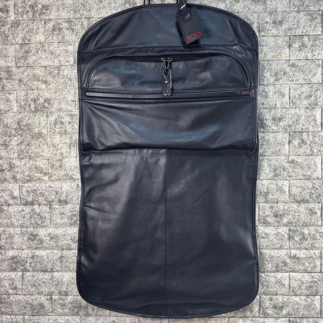 美品 TUMI トゥミ レザー ガーメントケース 衣類ケース ブラック